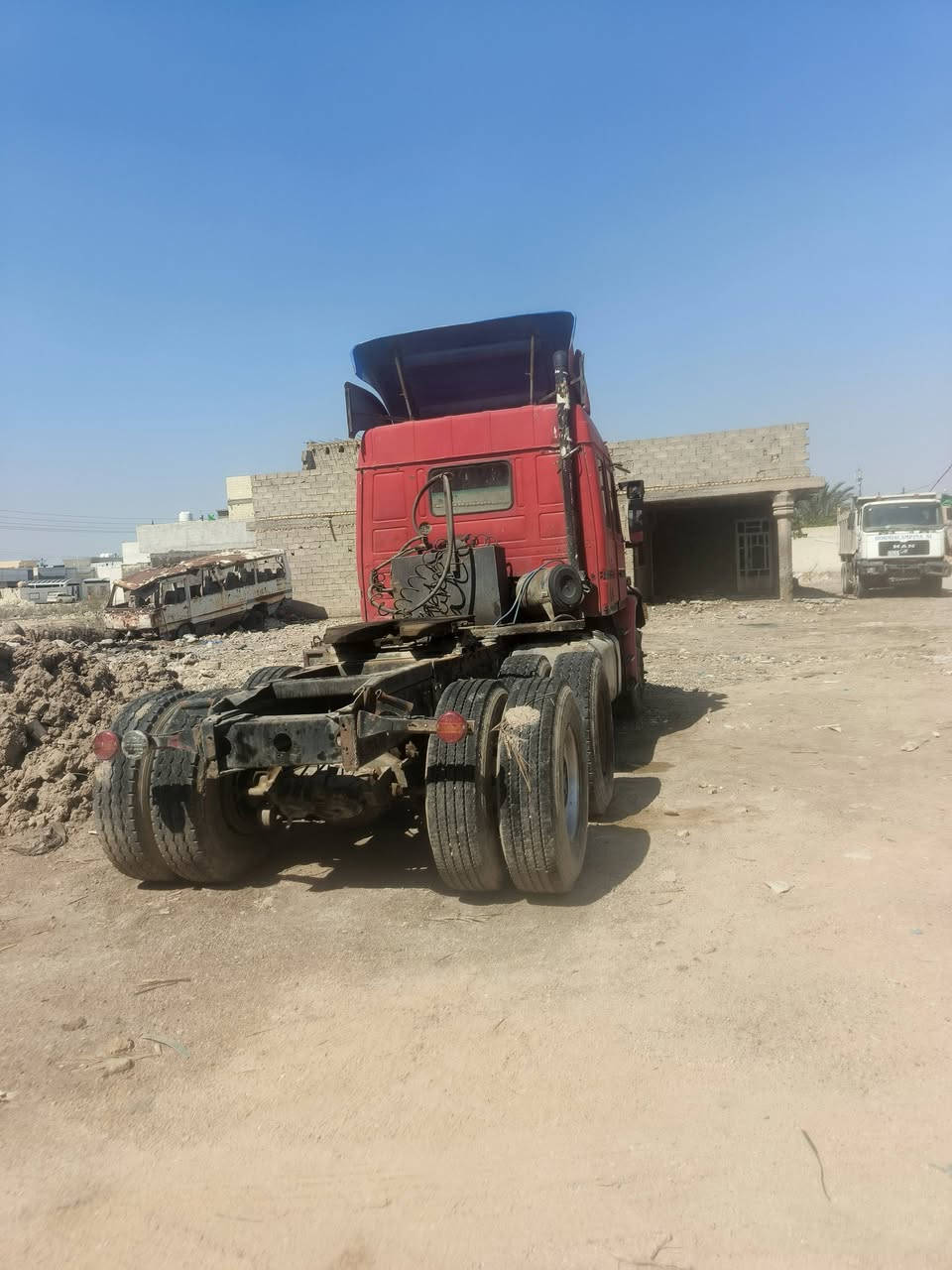 سلام عليكم رأس تريله سكانية رقم نكليزي بسمي مجموعة بأجر كير ٥ب٥ مكينه ١٤٣ لاتنقيص لا بخر العنوان بغداد الحسيني الراشديه الرقم ***********
