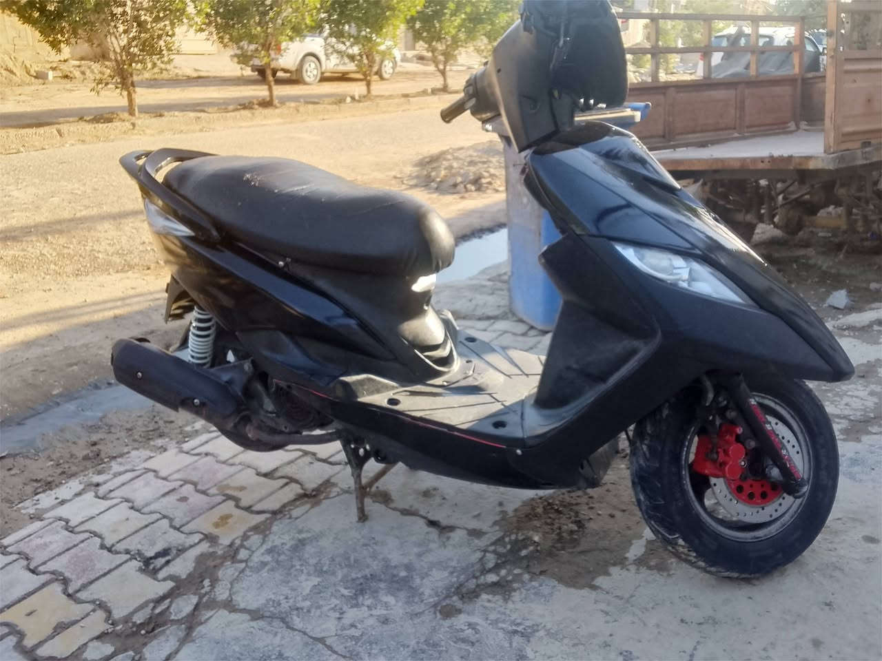 السلام عليكم دراجه ثعلب دراجه خير من الله محرك لا صوت لا تبخير ولا نضوح دراجه نكره سلف هندر سعر 350 مكان بسمايه للاستفسار ***********
