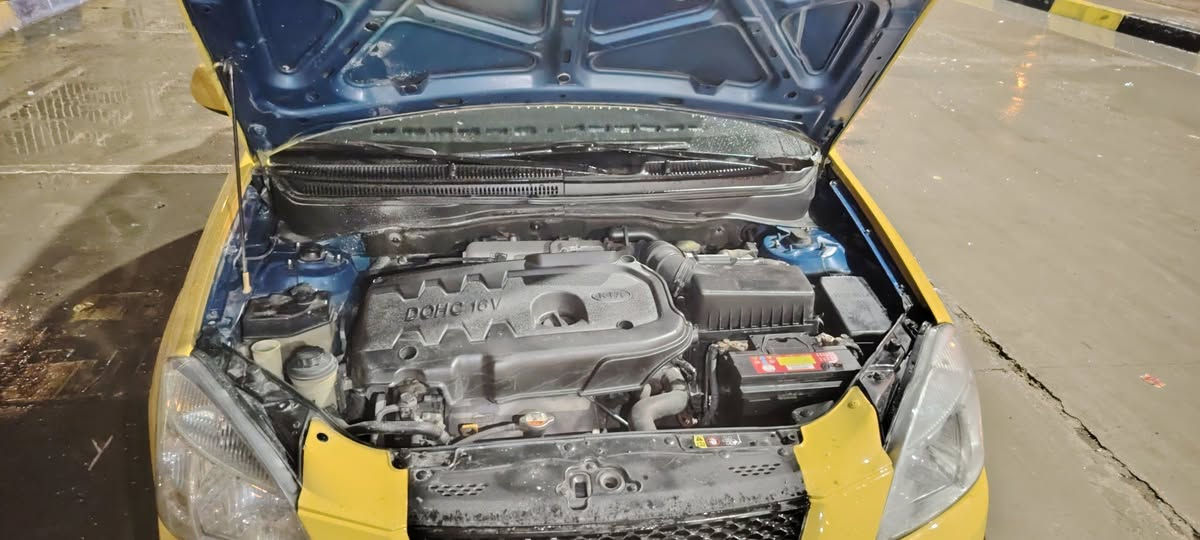 السلام عليكم 
كيا ريو للبيع محرك 16كير ومحرك شرط السنويه الى 2031بسمي شرط التحويل هيئه وغرمه صغر السياره بيها شك مبدل سقف ابيع مبدل بدون معجون بس مال تلقيطاط تكسي السعر 78 السياره احلى من الصور وجاهزه قبل للشارع اتصال الرقم 
***********
***********
