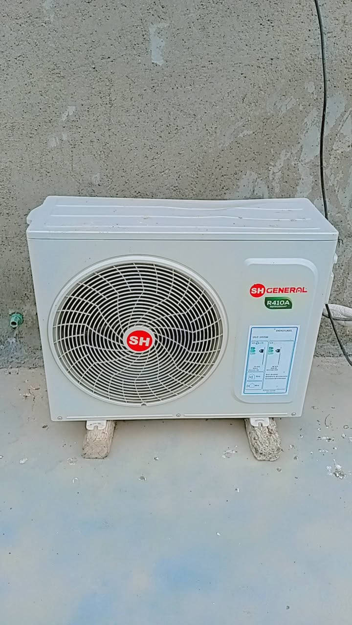 سبلت جنرال واحد طن تدفئه تبريد غاز 410 نضافه فول مستعمل قليل تبريده يخبل تاخذه ع الفحص اي عطل يطلع بيه يرجع للاستفسار ***********
