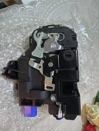 قفل باب فوكس واكن السعر ٢٥ الف توصيل مجاني ٠٧٧٠٧٨٤٧٠٤٠ واتساب