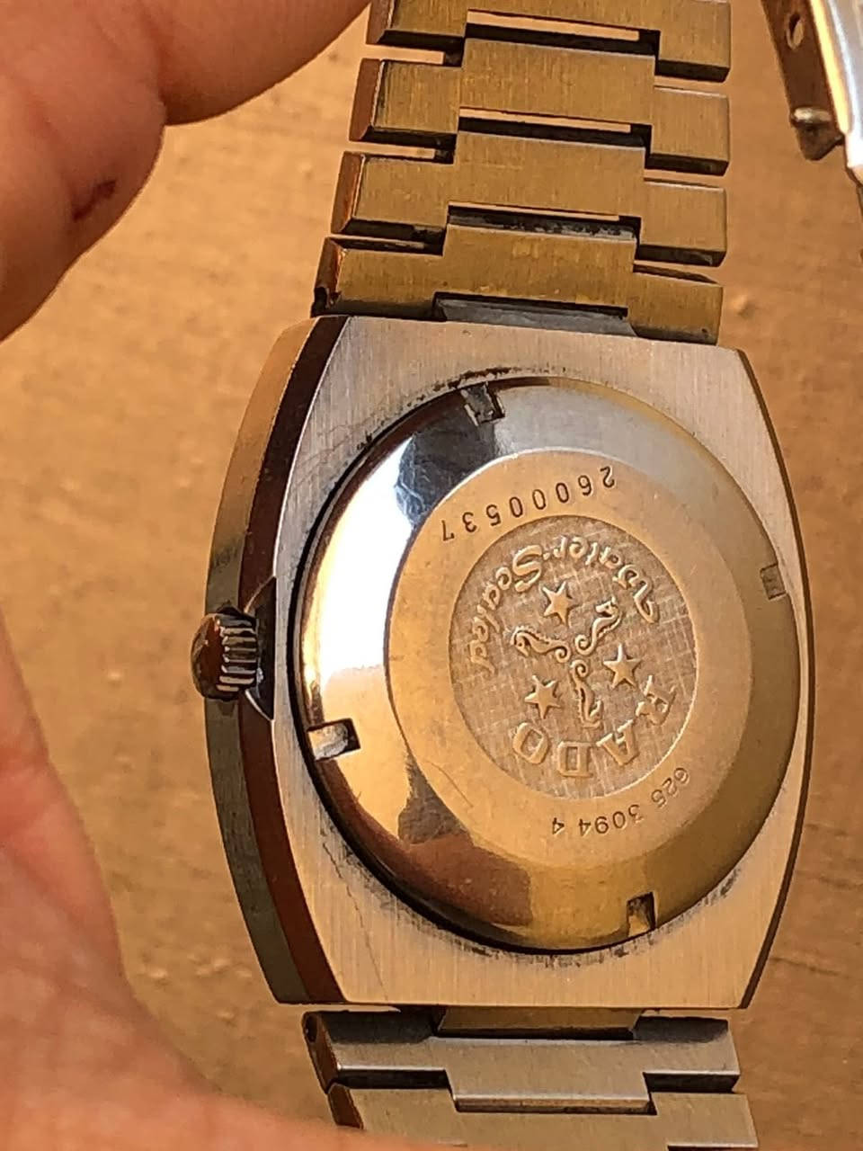 السلام عليكم 
رادو اوتماتيك سويسري 
نافذه تاريخ يومي واسبوعي 
القطر 38 موديل الثمانينات 
الساعه بلادي نظيفه 
السعر 200 دولار 
يوجد توصيل


**إذا كنت صاحب هذا الإعلان وتريد حذفه لأي سبب، رجاءا أرسل رسالة إلى الدعم الفني**