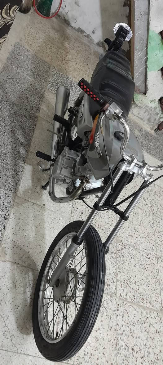 السلام عليكم مرخصة الادمن
دراجه اربعه كير تعمير كله جديد عده دبلات الوره مابدلتهن والباقي كله جديد دراجه نضافتهه شوفت عينك فول شلعه ومعدل شرط اصعد اربعه واطالع بيهه مكاني نجف السعر ٣٥٠ وبيهه مجال دراجه ادوات. ادوات الشراي بي خير ويدلل اتصل وخادم ***********

