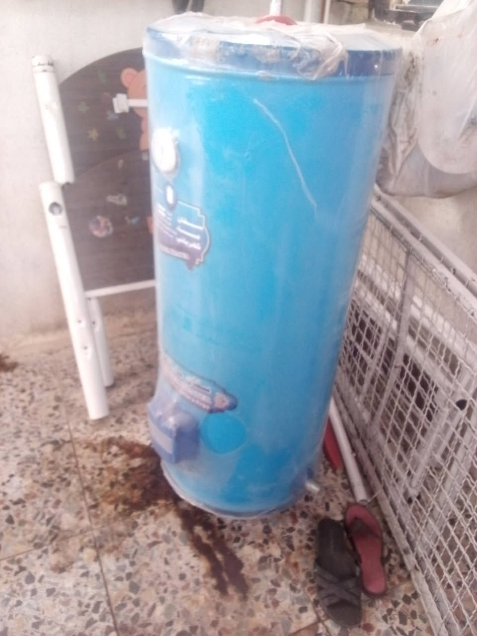 اخوان غراض بيت البيع كيزر جديد دبت غاز هيتر صوبة اوفن ميز طعام وين شراي العنوان جسر  رقم الهاتف *********** بيعهن كلهن
