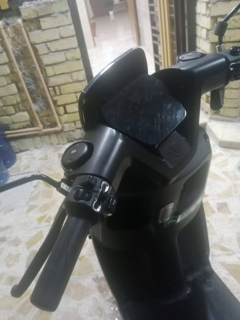 سلام عليكم عدي دراجه مستخدمه للبيع مستحقه كم بطاريه سرعه 65حقيقي لايت+زنون عالي يناصي شاشه ايباد بيه شغلات بسيطه وارقم ***********
