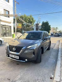 نيسان روج موديل 2021  رقم بغداد جديد  محرك 2500 / 4 سلندر المرغوب  بدو...