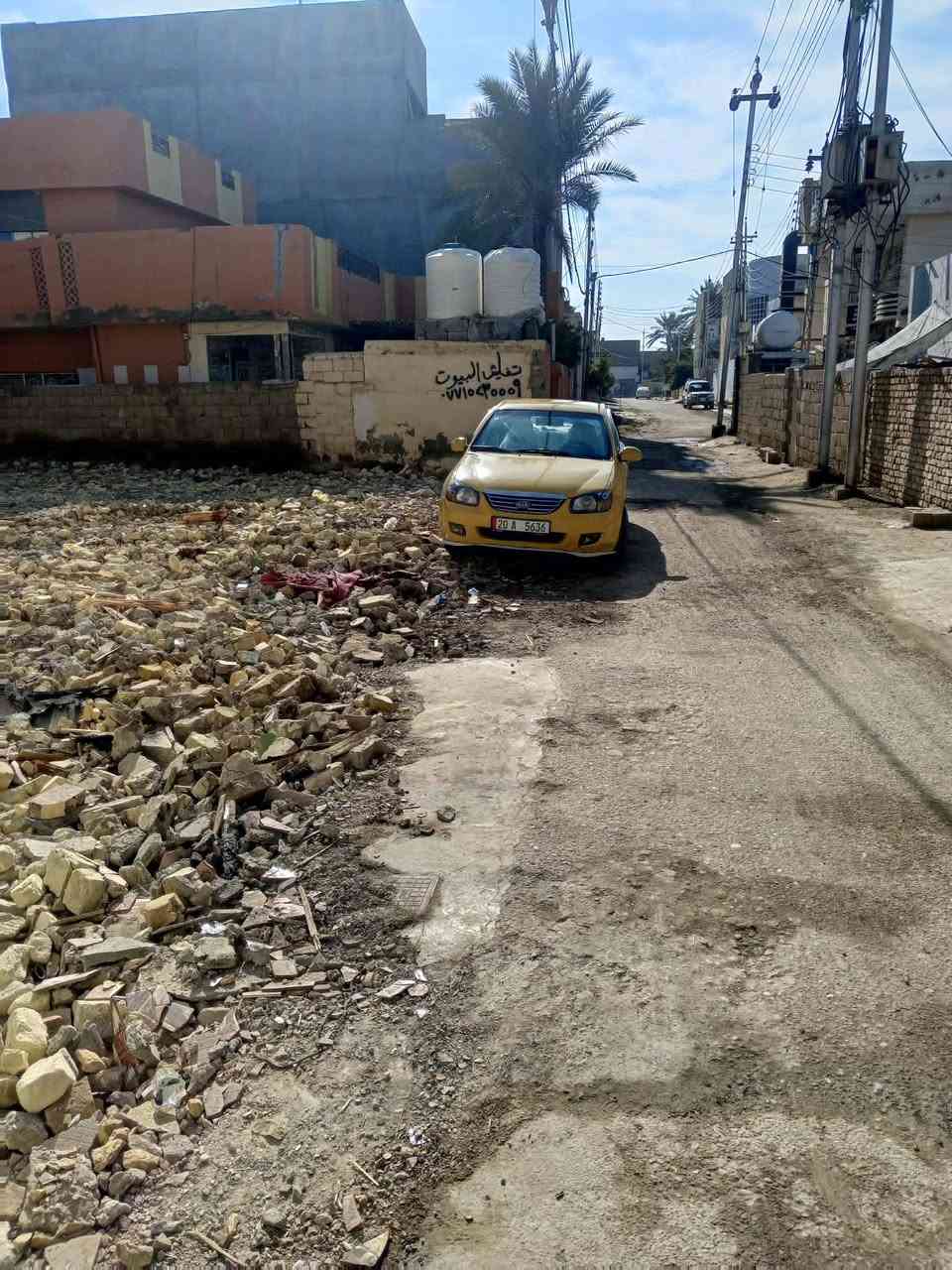 #قطعة ارض للبيع في حي التحرير قرب جامع الصديق المساحة 310 الواجهة 17 ممكن بيع 150 قرب الحديقة العامه خلف بيت كمبش للاتصال *********** صاحب القطعه
