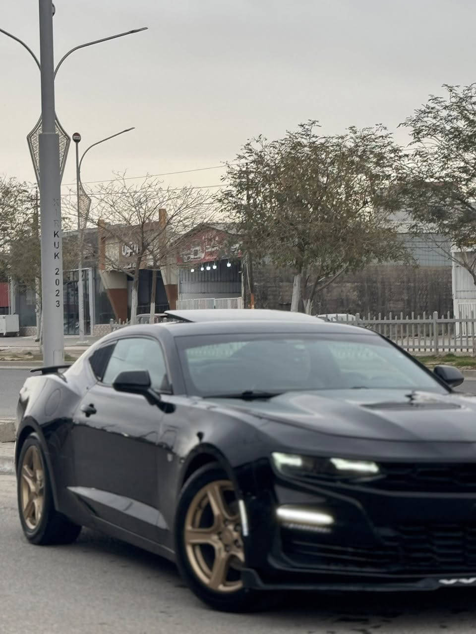 سلام عليكم للبيع او مراوس كولف او جيتا
كمارو موديل ٢٢ 

٤ سلندر توربو 

رقم اربيل بسمي تحويل ثاني يوم 

بيها قطعه ١ بونيد فقط صور حادث موجود يمي 

بيها ايرباك ايضا

سياره نضيفه بمعنى كلمه 

ممشئ سياره ٩٦ الف كم 

موصفات سياره 

كار بلاي 

سلايت 

كشنات جلد 

داخل اصفر 

سياره كله عل بلاد 

مكان سياره كركوك 

سعر 165 $  وبيه مجال ال شراي 

رقمي ***********
