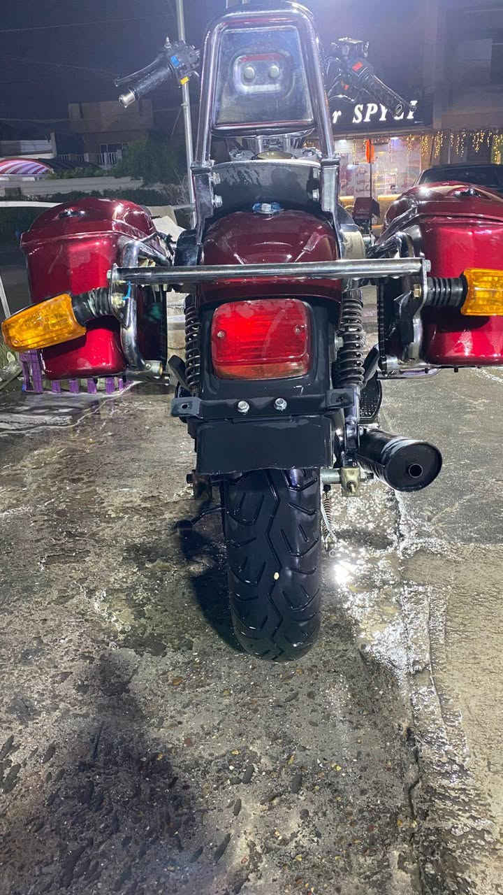 سلام عليكم 
دراجه دايوان كلاسك موديل 2016 الدراجه نضيفه نقصهة ترتيب غراضهة موجوده محرك ناعم تاير خلفي امامي جديد نقصهة بس كلچ تعبان بيهةمنفيست ومكاتبه مكانها بغداد العامريه للاستفسار لاتصال او واتساب  ‭0776 628 3564
