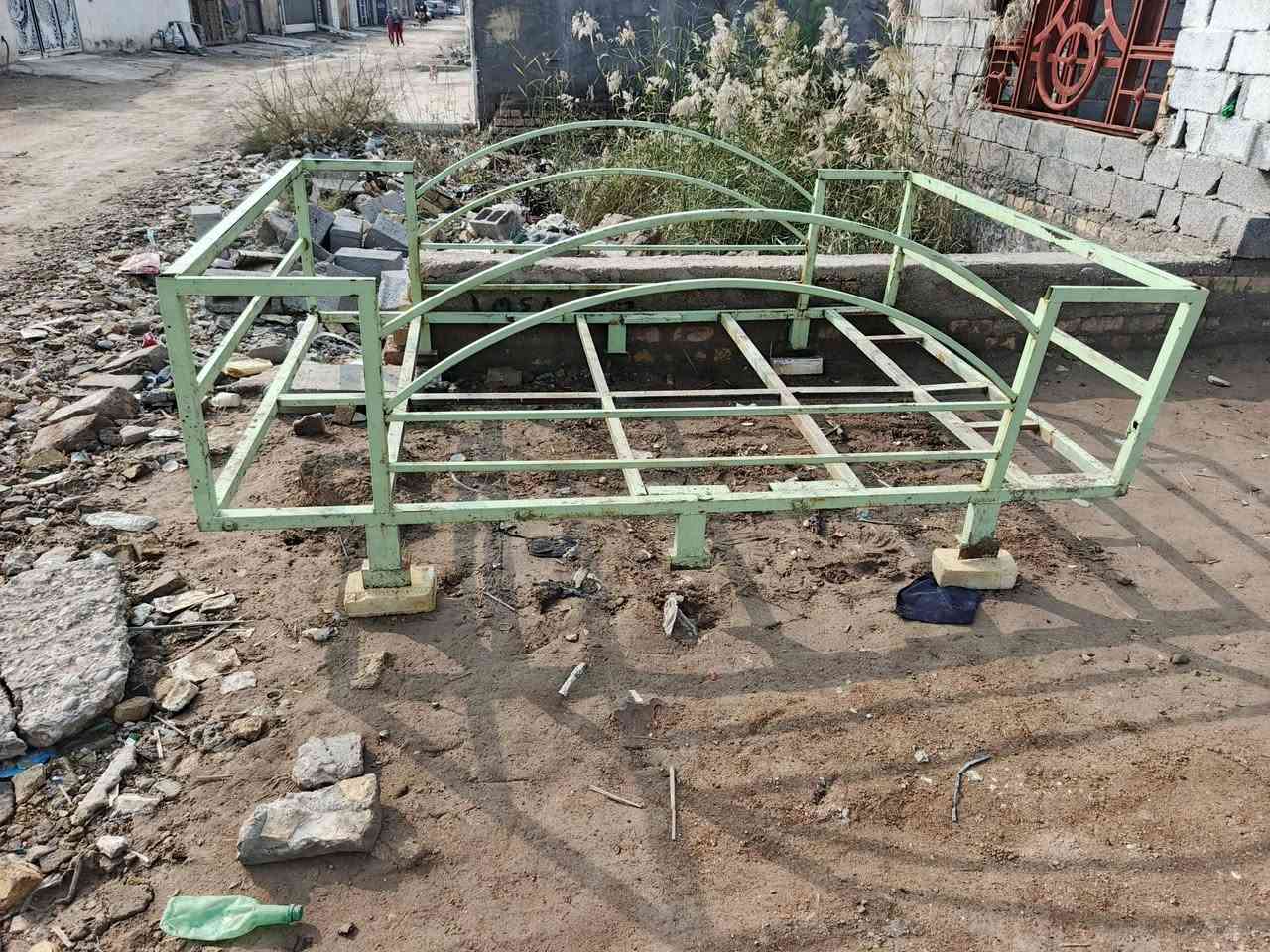 سبايه لبيع سعر خاص حديد قوي مكان كوت حي الحكيم ***********
