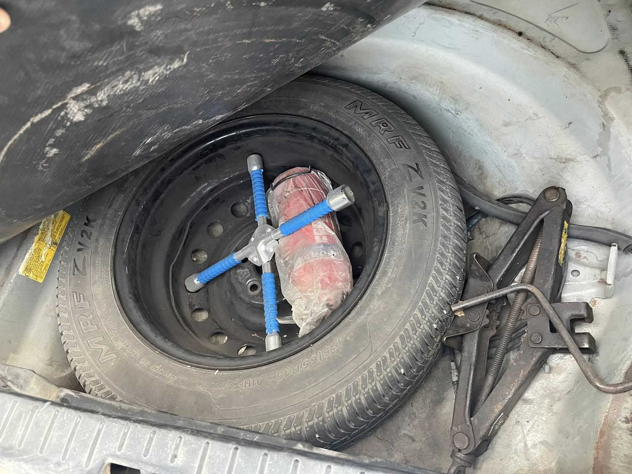 مكلف بالنشر
تويوتا كورلا امريكي موديل 2008
               بيها جاملغ خلفي من جهة الصدر والباقي بلادي 
قطعتين صبغ 
للتواصل ***********
