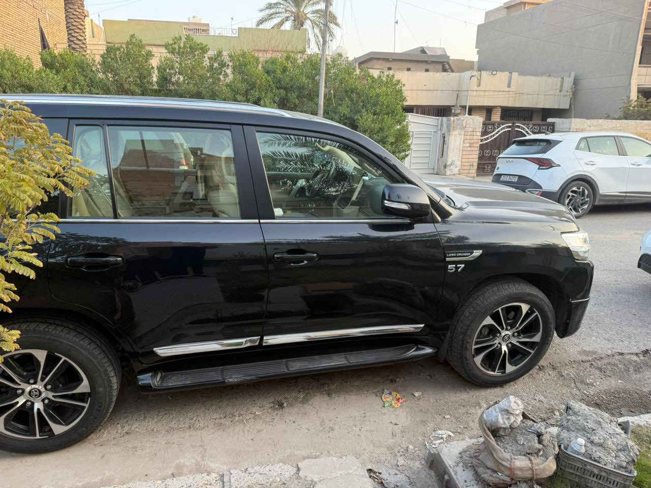 لاندكروز vxr  5700 موديل ٢٠٢١
لون اسود 
رقم بغداد 
ماشيه ٨٠ الف حقيقي
السياره مكفوله كفاله 
*********** 
بغداد السعر ٥٩ الف دولار
