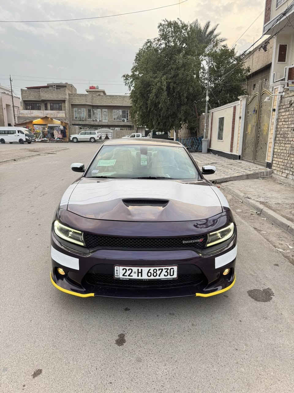 السلام عليكم///.        
المميزة  لون.   بنفسجي 🍊.       2020
دوج جارجر       SXT
ماشية. 31.  شرط لفحص 

⚔️ السيارة باسمي تحويل ثاني يوم  هزة جديد ورقم دولي
 واني حاضر ⚔️

بعدهة بوضع لوكالة 
سيارة جديدة 
  
سيارة بدون حادث.   فقط سرقة باب وجاملغ 
وصور موجودة
سيارة برغي ممفتوح بيهة شرط لوكالة

المواصفات   
المكينة   3/600

2 ويل* 
كشنات كهرباة 
* تشغيل عن بعد .  
نقاط عمياء
مري قلاب
كشنات كهرباء  وحضن

شاشة.  اوپشنات كاملة
سيتم صوت الباين
مري تعتيم
بيها منضومة زنون عدسات شرط نهار

⭕️ السيارة الف دينار متصرف عليها كامله مكملة ومكفوله من كلشي

السعر 229$$
معجبك سعرهة علق بكلمة طيبة مثل وجهك لحلو❤️❤️
اليشوف السعر غالي  سوك كلشي بي سيارة مال جناي متفيد البياع شراي والله يرزق الجميع 
للاستفسار 

‭0771 602 9957‬
