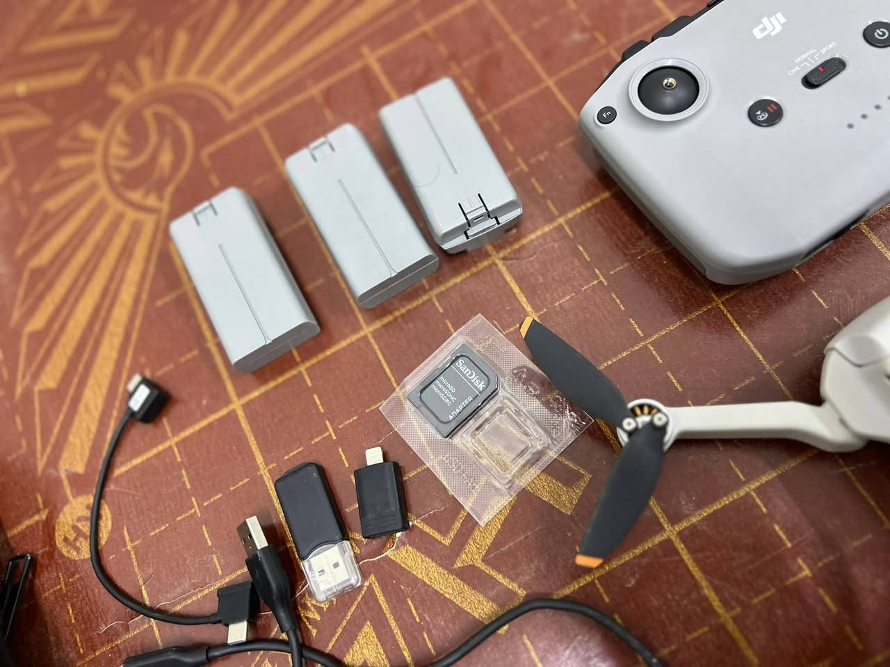 السلام عليكم
درون mini 4k 
كاملة ملحقات مع بطاريات 2 اضافية 
مع رام 256 السرعة 200 
مستخدمه مرتين لو 3 بسس 
ب750 وبيها مجال


**إذا كنت صاحب هذا الإعلان وتريد حذفه لأي سبب، رجاءا أرسل رسالة إلى الدعم الفني**