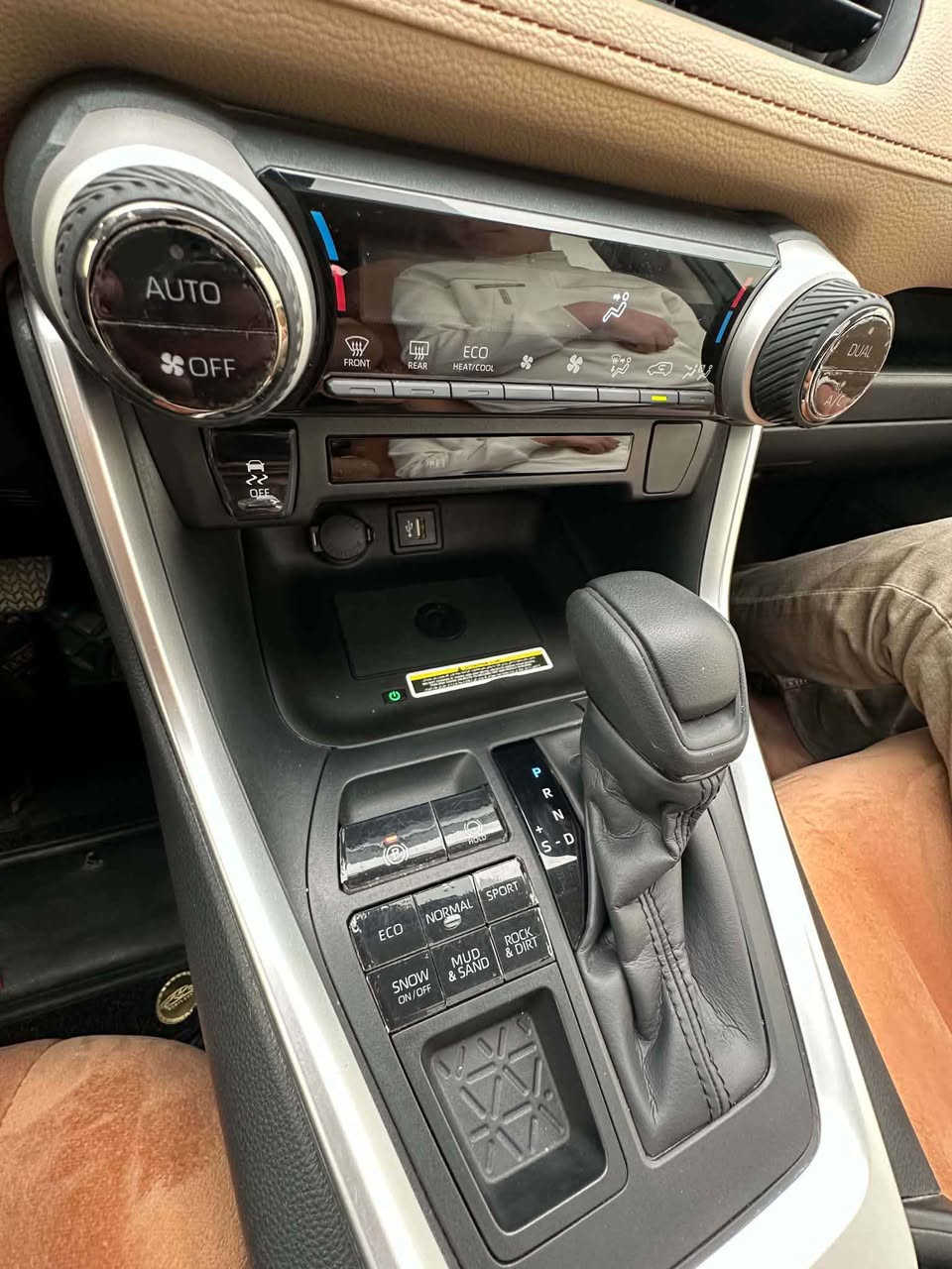ڕاف فۆر ٢٠٢٤ سفری شەریکەی sas
کلین بێ بۆیاخ بێ شوخت 💯
17000 km ڕۆیشتن تەنها
سیارەکە ٢ سال زەمانی ماوە ١ سال سیانەی فری ماوە ⚡
 سیارەکە مواسەفات فول فولە بەسمە شەخال دەبل ئەکسل  4×4    بریک بەسمە فول فولە سیارەکە یەک دەستە لە شەریکە دەر کراوە✔
نمونە لەجوانی وخاوێنی لەسەردەقی شەریکەیە
بەناوخۆمانە تحویل وغڕامە بەشەرتە ➡
***********   ڤایبر،واتساپ
شوێن هەولێر أربيل, العراق
