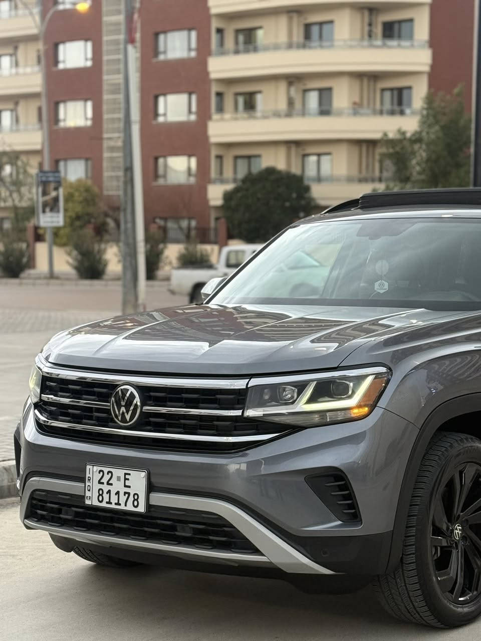 السلام  عليكم ورحمة الله وبركاته 

‏‎‏‎       ——— لـلـبـيع  ———

فولكس واگن اطلس — Volkswagen Atlas

‏‎‏‎وراد أمريكي.     —  ايرباك فقط البرده  

‏‎‏‎الموديل           — 2022

فئة.                 — SE /4WD … فاملي 

حجم المكينه   — 3600/ V6 —

‏‎‏‎اللون               — نفطي   

‏‎‏‎المسافه المقطوعه — 41.000 

‏‎‏‎حاله السياره. — بدون صبغ ( الدعاميه ل دعاميه بدون صبغ  )  

‏‎‏‎المواصفات 
‏‎‏‎- بصمة تشغيل 
‏‎‏‎- بصمة أبواب 
‏‎‏‎-تشغيل عن بعد 
‏‎‏‎-ترحيب عند الاقتراب 
‏‎‏‎-كشنات جلد 
‏‎‏‎- رادار جانبي 
- شاشه ديجتال 
-اشاره بالمرايه 
-حساس امامي خلفي 
-شحن وايرلس
-بردات خلفيه 
‏‎‏‎-رادار امامي 
‏‎- رادار خلفي 
‏‎‏‎- شاشه كبيره تدعم نظام الأبل كار باي ونظام الاندرويد 
‏‎-تدفئة ستيرن
-فتحت سقف بانوراما 
‏‎-دبل اكسل 
‏‎-اوتو هولد 
‏‎-اوتو ستوب 
‏‎-هندبريك بصمه 
‏‎-٧وضعيات قياده 
‏‎‏‎-كشنات تدفئة 
‏‎‏‎- ستيرن بحركه كهربائيه 
‏‎‏‎- تبريد مركزي 
‏‎‏‎- بگ لايت LED 
‏‎-صندوق كهربائي 
‏‎‏‎-كرسي السايق بحركة كهربائيه 
‏‎‏‎-تحكم ستيرن جهتين 
‏‎‏‎-تحديد سرعه 
‏‎‏‎-مانع انزلاق 
‏‎‏‎-ليد نهاري
‏‎‏‎-كامره خلفيه دواره 
‏‎‏‎باقي المواصفات المعروفه 

‏‎‏‎السعر            — اكتب تم ويوصلك السعر  مباشر 

‏‎‏‎رقم السياره    — أربيل  

‏‎‏‎موقع  السياره — السليمانية 

‏‎‏‎للأستفسار.     — *********** - ***********
