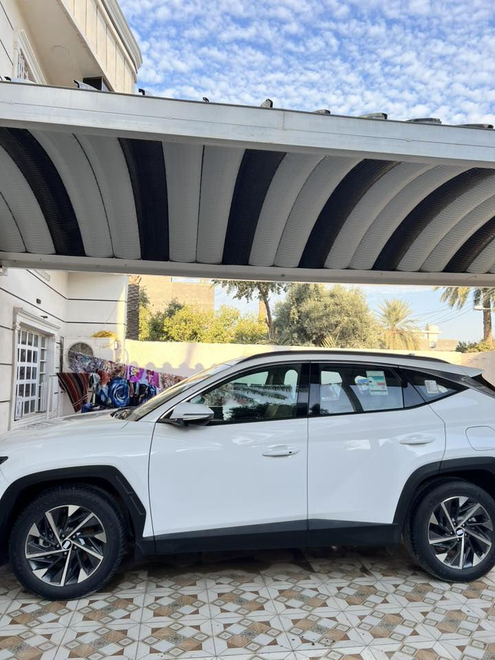 توسان ٢٠٢٤ للبيع ( ١١ الف) كم حقيقي ضمان شركة الاولى
سياره مال بيت  
محرك ٢٠٠٠
بصمه وتشغيل عن بعد
كراسي كهرباء ٣ انضمة قياده
بردات خلفيه
مري ترحيب وشفط
مانع انزلاق
ومانع انحدار
هاند بريك بصمه
اوتو هولد
شاحن وايرليس
حساسات امامي خلفي
تحكمات ستيرن 
تبريد خلفي 
كاربلي
اندرويد اوتو
سبيرها منازل يعني على وضع الشركه بعدها وبعدها بستيكراتها وكلشي موضح بلصور مكفوله 
***********
ب 222 وبيها مجال بعد شي مرتب للشراي ومستعجل على بيعتها
