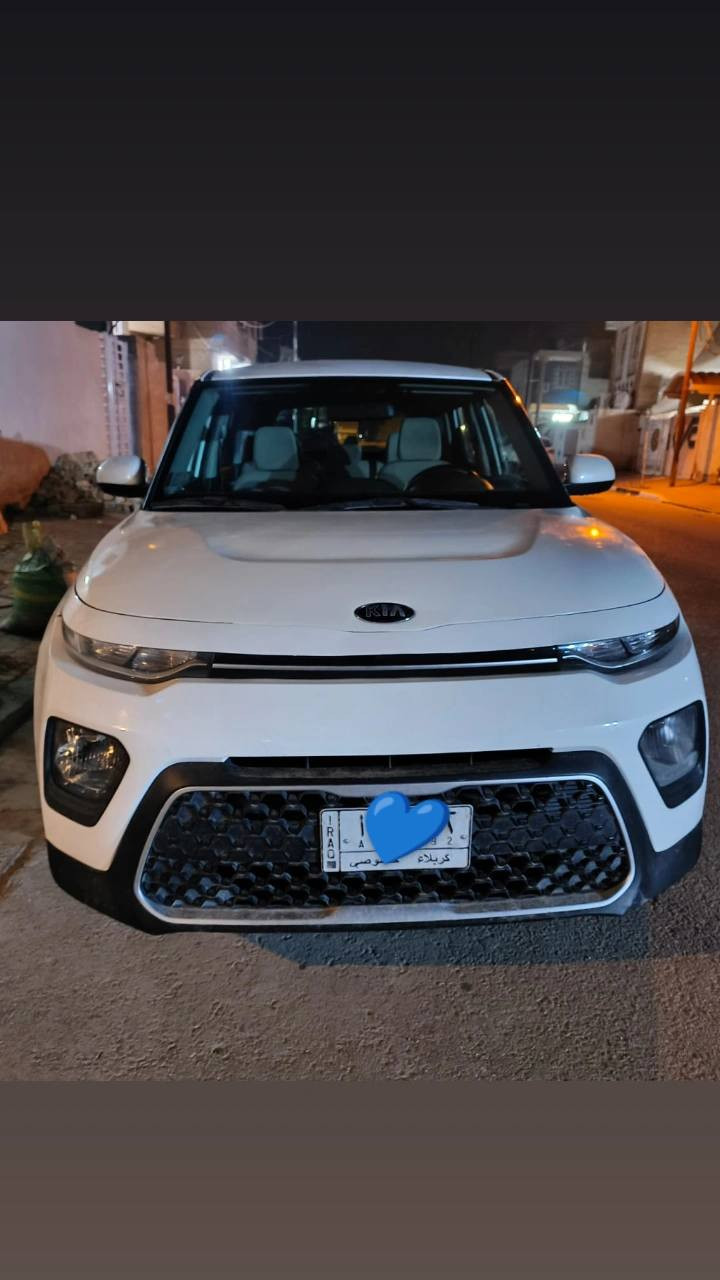 السلام عليكم صول موديل 20لون ابيض ماشيه 47 بيه صبغ قطعتين حادثه فقط جاملغ بدون دواخل لاشاصي ولا لغد رقم كربلاء باسمي البنيد اثناء النقل اتاذه هو  رصعه بلقماره بلنقليات للتواصل ***********
