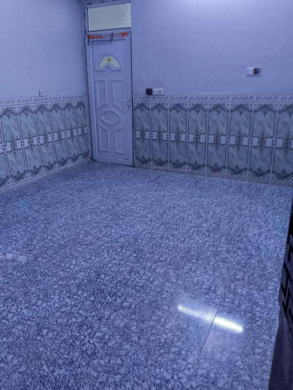 بيت للبيع في هوررجب
مساحه ١٠٥ ملك طابو صرف
 بصف جامع هوررجب موقع
 البيت مقابل ثانوية عشتار للبنات
 يبعد ٢٠ م عن الشارع العام
البيت طابقين يصلح استثمار
والحلو الي بي ملك صرف مو
 زراعي وبي درج خارجي
بي ٣ غرف نوم
للاستفسار الاتصال على الرقم
 ***********
