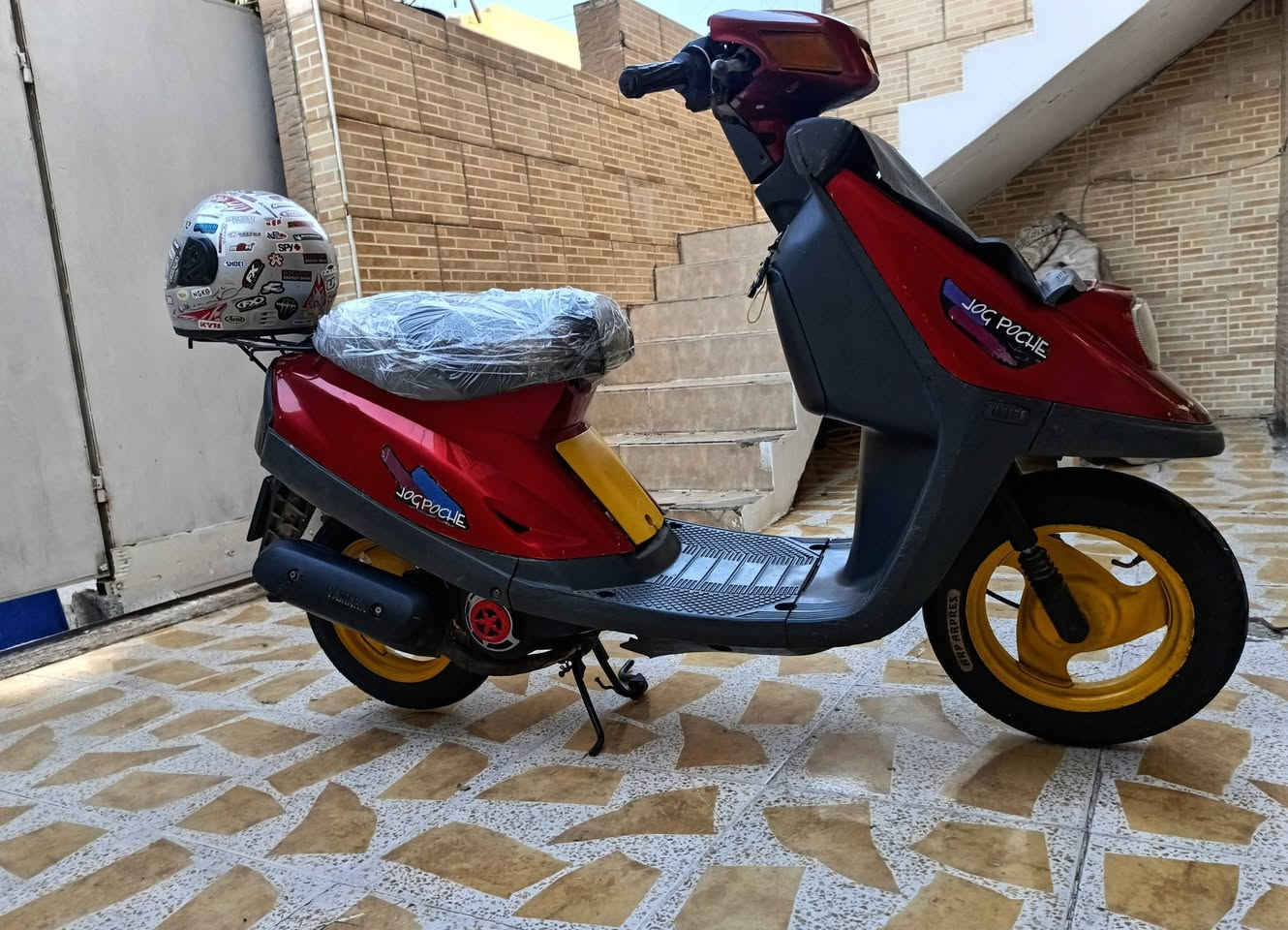 السلام عليكم دراجه ياماها 60 محرك نظيف شغال كله كهربائيات كلهن شغال نقص باتري جيب وافحص بأيدك كلوبات شغال اشاير سلف يشتغل هورن يشتغل والدراجه كفرات بلادي نظيف كل شي جديد ونظيف السعر 350 وبيها مجال  رقم التلفون ***********
