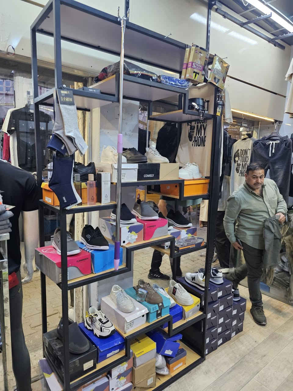 ميز عرض حديد قواعد خشب عدد اثنين نظافه١٠٠% مشتريهن ٢٢٠ الواحد
هسه معروضات ١٢٠ الواحد مكان بغداد الحريه


**إذا كنت صاحب هذا الإعلان وتريد حذفه لأي سبب، رجاءا أرسل رسالة إلى الدعم الفني**