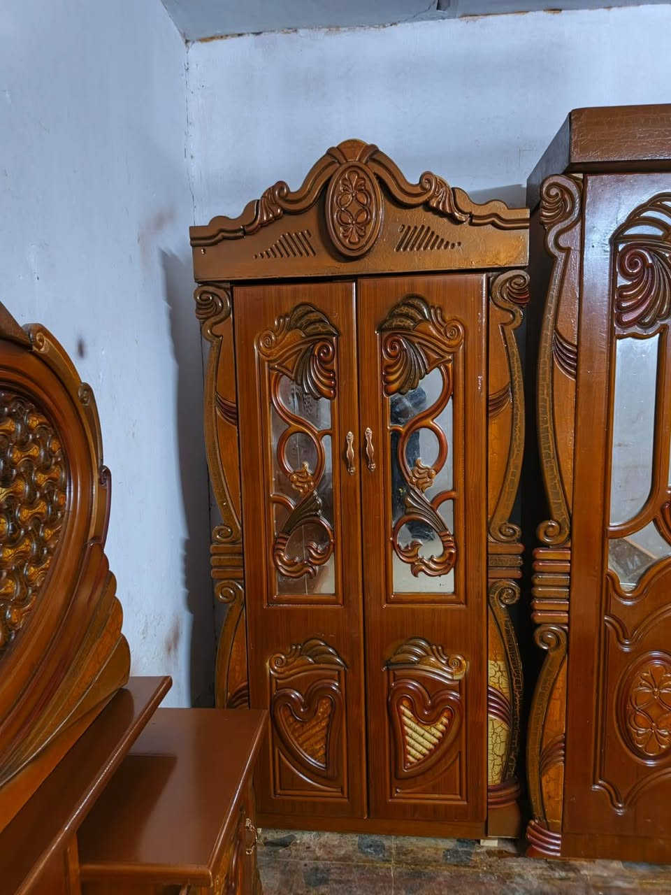غرفة اخشاب ام السته نظيفه نهايته 550مكان ناصريه مدينه الصدر ***********
