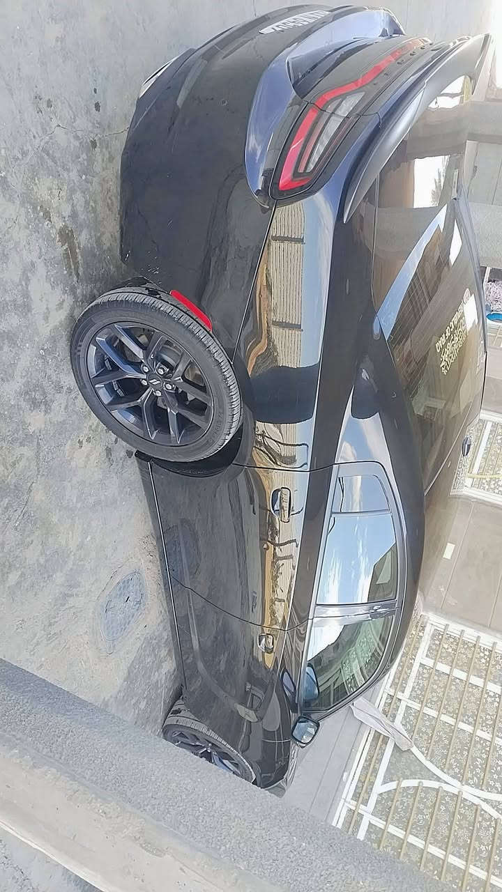 سلام عليكم جارجر للبيع SXTصور الحادث مرفوقه بالمنشور ويل ٢٠سياره جاهزه مال جناي مامشتغله خط مكينه ٣٦٠٠توويل سياره كلش حلوه ماشيه 90 موديل( 2020) ***********
