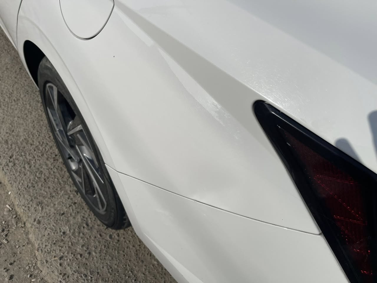 الترا مديل ٢٥ رقم أربيل مكفوله من صبغ والبارد فقط بيها رصعه بجاملغ الوره موضحه بالصور ماشيه ١٩ سعر ١٤٥مكاني بغداد بلديات شراي خابر
***********
