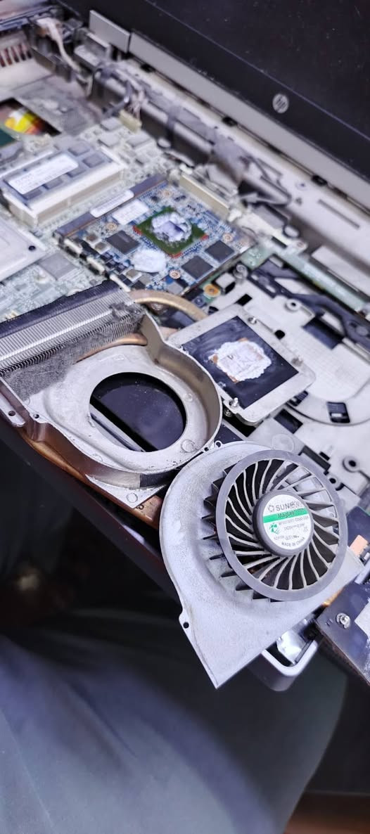 ⚠️ لابتوبك يحمه؟ صوته عالي؟ يطفي فجأة؟ ⚠️
لا تهمله… الحرارة هي العدو الأول للابتوب 💻🔥
🔧 نقدّم صيانة احترافية للابتوبات تشمل:
✅ تنظيف مروحة الفان وتنظيف كامل من الغبار
✅ تبديل معجون المعالج بمعجون حراري أصلي عالي الجودة
✅ تقليل الحرارة بشكل واضح
✅ تحسين الأداء وإطالة عمر الجهاز
💡 الصيانة الدورية توفر عليك تصليح مكلف مستقبلاً
وشغلك/دراستك يصير بدون تقطيع أو طفيان مفاجئ
📍 شغل مضمون – دقة – خبرة
📩 راسلنا خاص واحجز صيانة لابتوبك هسه
مكتب الوئام لصيانة اجهزة اللابتوب 
الحله شارع ٤٠ مجاور مصرف بغداد 

***********
