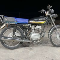 دراجه للبيع ايرانيه ٥كير بيها كمرك قابله للترقيم جديده مديل ٢٤ سعر ٤٠٠...