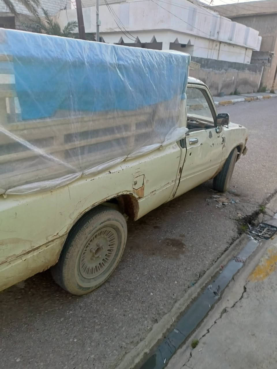 سلام عليكم بيكم موديل 80للبيع سعر 22 وبيها مجال مكاني ديالى ***********
