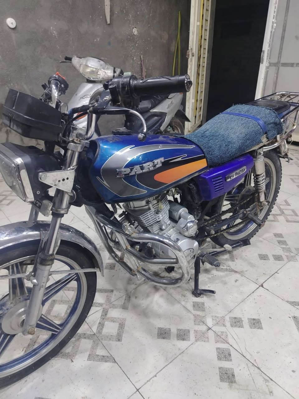 السلام عليكم دراجة بارت 2023 اوراقهة موجودة دراجة مفتوحة مبدل بوش وبستم وكلجات دراجة خير من الله شلعة ومعدل لايت امامي عالي ناصي نشرة خلفية شغالة سلف هندر شغالة عوزهة ترتيبات سعر 550 قفل لتواصل واتساب فقط ***********
