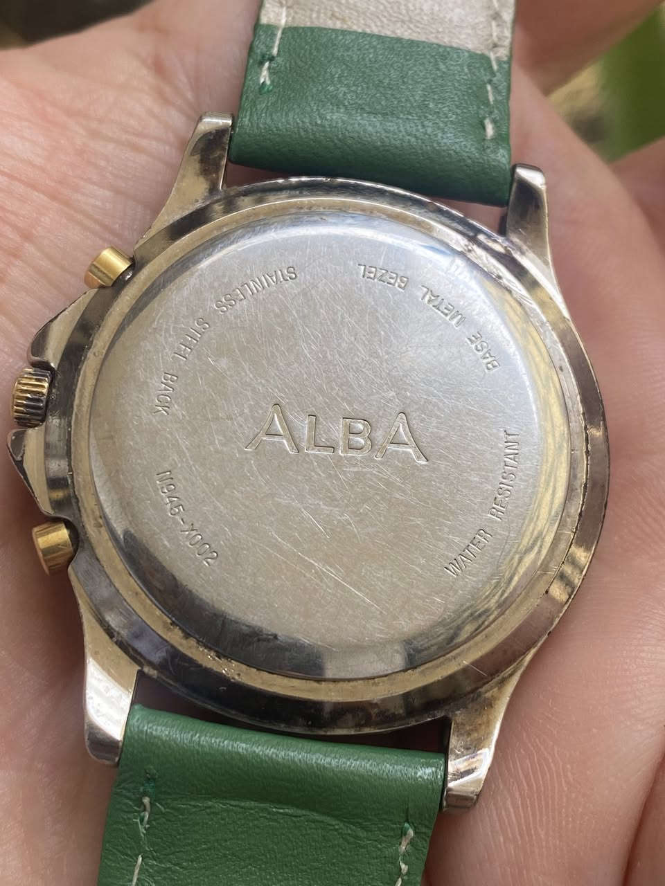 السلام عليكم
جمال القطع اليابانية
ألبا كوارتز بالعلبة الاصلية 
كرونوكراف  
جرص 
سناتر شغالة 
توقيت تلقائي 
طوق بحري 
زجاج زفير 
مقاومة للماء والصدأ
القطر ٣٨
السعر ١٢٥ الف
يوجد توصيل لجميع المحافظات 
***********
