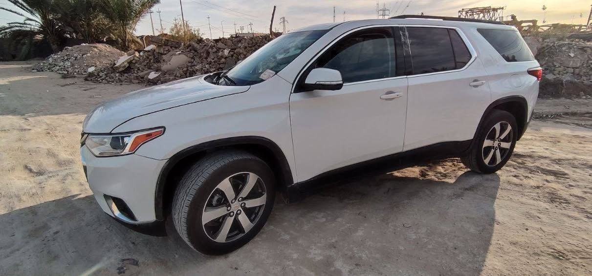 السلام عليكم
للبيع شفروليه ترافرس 2021 
السيارة 1/1 فولل 
مرقمه رقم كربلاء جديد 
بسمي السيارة 
مواصفات بريمر سياحي LT  
ماشية 14 الف فقط 🔥
حادث جاملغ وبنيد وباب السائق 
السيارة جاهزة من كل النواحي 

السعر خاص 
على الرقم التالي 
‏‪0780 001 6694‬‏ اتصل او مراسلة واتساب
