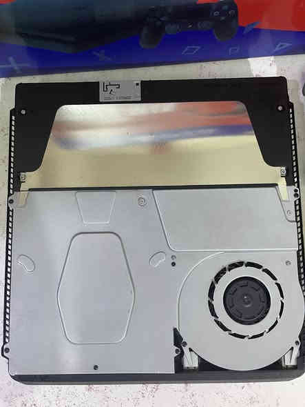 السلام عليكم بلي 4 سلم اخو الجديد ممستخدم هواي 
  
نضام ١١/٥٢ كبل يتهكر  ذاكره 1 تيره كامل ملحقاته كارتونه +

2 جوستك وحده اصليه /وحده تجاريه درجه اوله + كيبلات 

تشغيل سعره ٢٦٠ وبيه مجال مكاني بغداد رقم ***********

ملاحظه اني مكلف بل نشر
