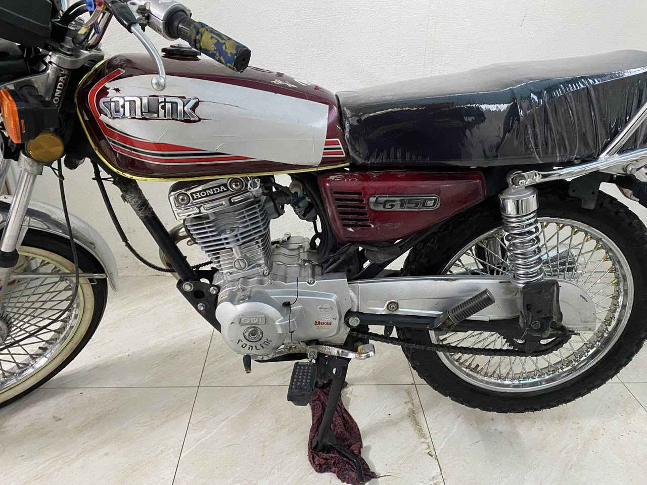 سڵاو برایان ئەم مانتۆرە بۆ فرۆشتن . مەکینە 150 ی....2022ی غەتاسی سۆنیک. دوو تایەی نوێی لە سەرە ..منەفێسی ئەسڵی.بەنجی پشتەوەی نوێیە..شوێن هەولێر ....نرخ .475هەزارر
ژم.***********
