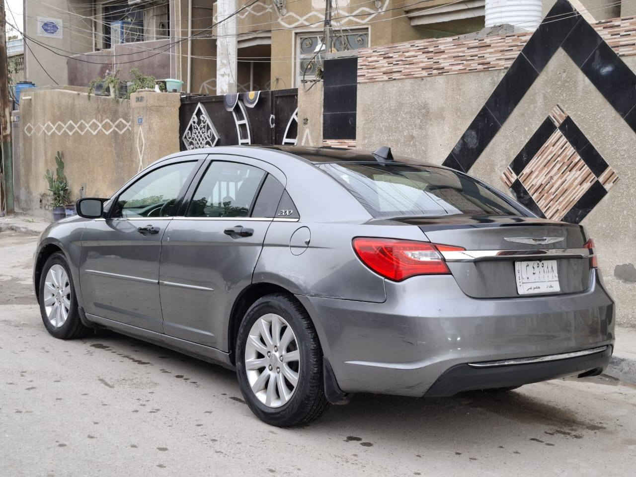 سلام عليكم ورحمة الله وبركاتة سياره سم يتين موديل 2013بدون ضربه بدون حادث مكينه 2400 سياره جاهزة خير من الله بيع او مراوس حسب القناعه مكاني بغداد البياع سعر 80رقم ☝الهاتف ***********
