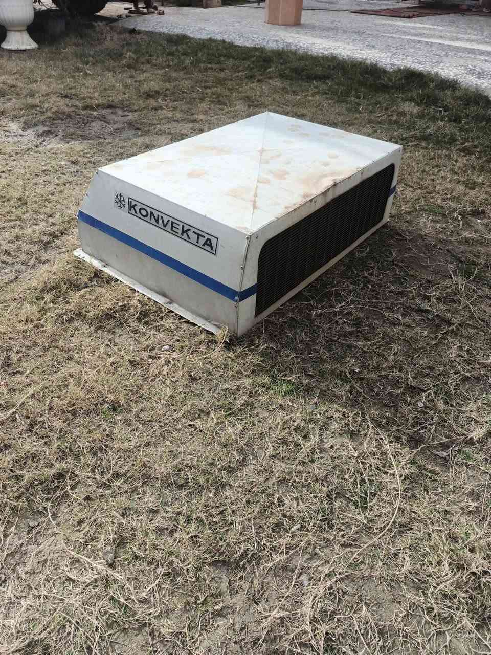 السلام عليكم للبيع كفر كونفكته نضيف كلش ***********
