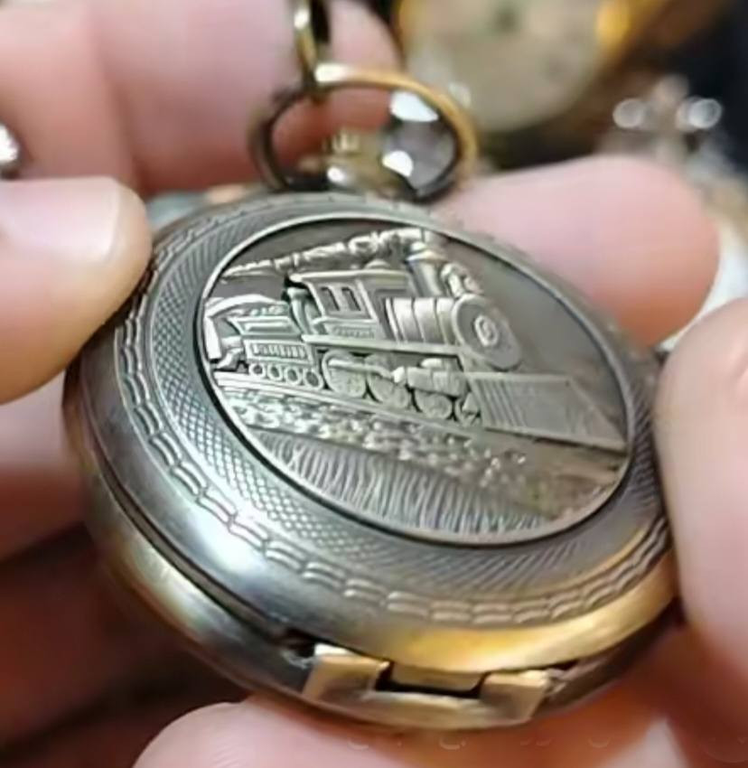 راح توصني وجبه منضمنهن هااااي ساعات ماركه باله نظافتهن 100%


**إذا كنت صاحب هذا الإعلان وتريد حذفه لأي سبب، رجاءا أرسل رسالة إلى الدعم الفني**