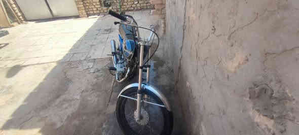 سلام عليكم دراجة اربعه كير نظيفة ومرتبه بس بيه صوت قليل بل لمحرك السعر:  200 = الف  بدون اوراق مكفوله من لسرقه =***********
