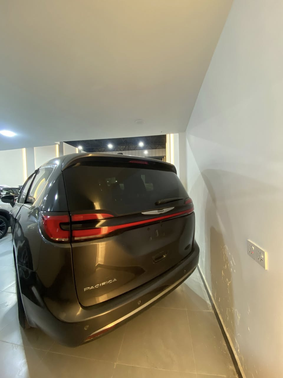 كرايسلر باسفيكا 2023 CHRYSLER PACIFICA
السعر ب148$ 🔥فحص موقت كاتي  ✅ 

السيارة على حادثها ممصلحة تشتغل وتمشي بجم كبس ✅

موديل 2023 ✅

ساره مو صبغ عام ابيع صبغ عام 

ماشية 39000 الف فقط ✅

#مواصفات تورنك L فول تجي عدا الفتحة :

1- بصمة تشغيل وابواب بصمة 5

2- هاند بريك بصمة كهربائي

3- محرك 6 سلندر 3600 وبانزين ان

4- هيترات بالكشنات

5- رادر امامي وجانبي 

6- بيبان كهرباء ( تحكم ريمونت ) وبصمة أبواب 

7- صندوق كهرباء شفط بصمة 

8- رادار امامي خلفي بريك ذاتي توقف مانع تصادم

9- كشنات جلد VIP منفصل 7 راكب

10- مانع انزلاق 

 11- كشن خزن ميموري حركات 2

12- لايت لد الشكل الجديد 

13- تنبيه الخروج عن المسار 

14- تبريد مركزي ثلاثة قطع منفصل

15- تدفئه كراسي وستيرن تدفئة

16- تحكم استيرن فول 

17- اشاير بالمري وهيترات بالمري

18- تشغيل عن بعد 

19- كير ماوس 

20- مثبت سرعة 

سعر مناسب 🔥 148$ بيها مجال  ✅ ✅ 

تترقم شيمالي فقط

مكاني دهوك معرض أمين  للاستفسار اتصل 
*********** واتساب او اتصل‏‭
