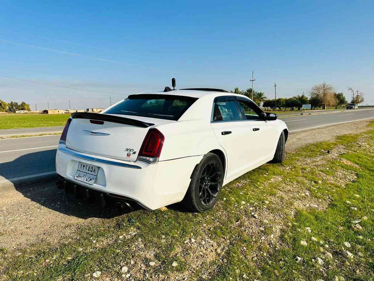 اوباما 12 خليجيه. محدثه23 فول مواصفات S  كيرمحرك تخم تاير كلها جديد بيها صبغ جاملغ امامي جه السكن وجاملغ ثاني شخط نصبغ وبنيد محدث شواصي لغود كفاله عامه ‭0789  081 2676‬ أربيل, العراق
