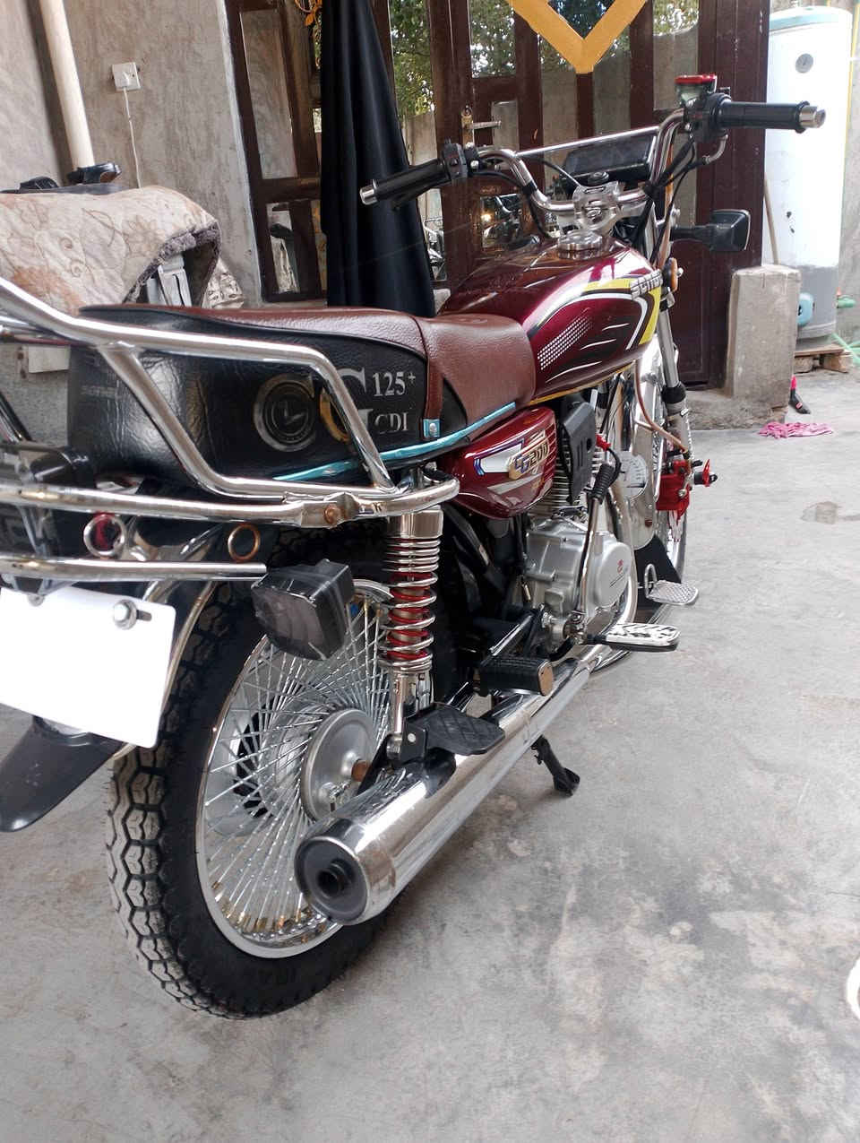 ياالله تايكر 25كفالة بدون نقص 650وبيهة مجال.  بسيط.  مكاني بلدروز شارع المسعودية ***********
