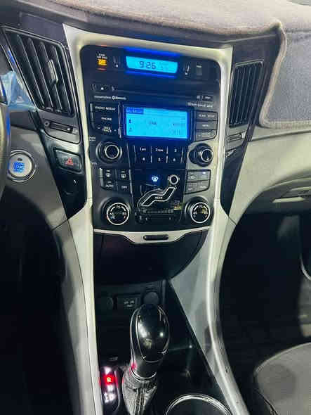 سلام عليكم
سوناتا 2013
فول لفول الاخير
حادث دعاميه و بنيد فقط
لغد شاصي مكفول
مكيته 2000 توربو 
عنوان شارع فلسطين
سعر 113 وبيه مجال لشراي الجاد 
رقم بغداد بسمي 
استفسار ***********
