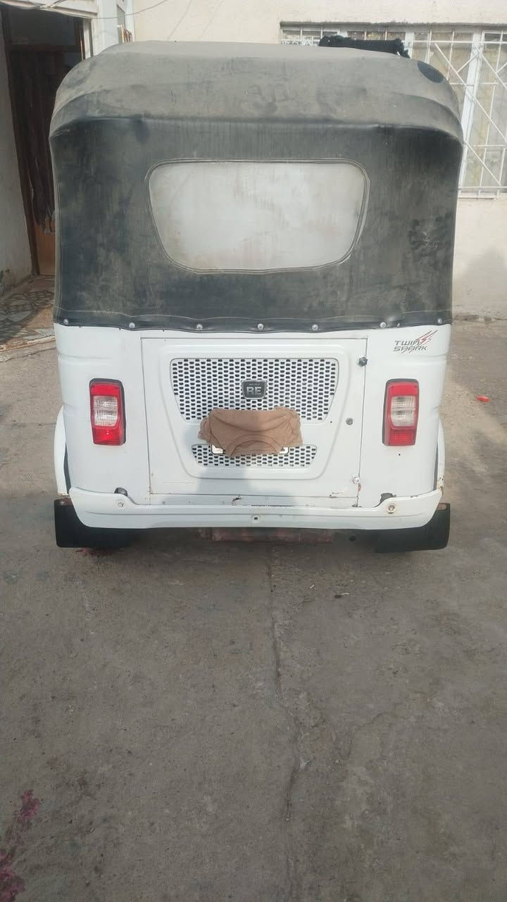 سلام عليكم تكتك لبيع 2021 تكتك نضيفه الله شاهد الف ما ذب عليه تكتك مبدل بيه بوشه وبستم 
تجي تشوف بعينك الستفسار ***********
