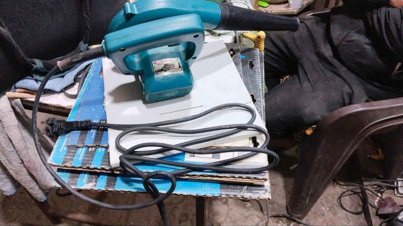 بلور ماكيتا استيراد مؤسسة 16000 دورة بالدقيقة 
(120 الف مع التوصيل) مستخدم شبه جديد نظيف جدا بلادي للتواصل ***********
