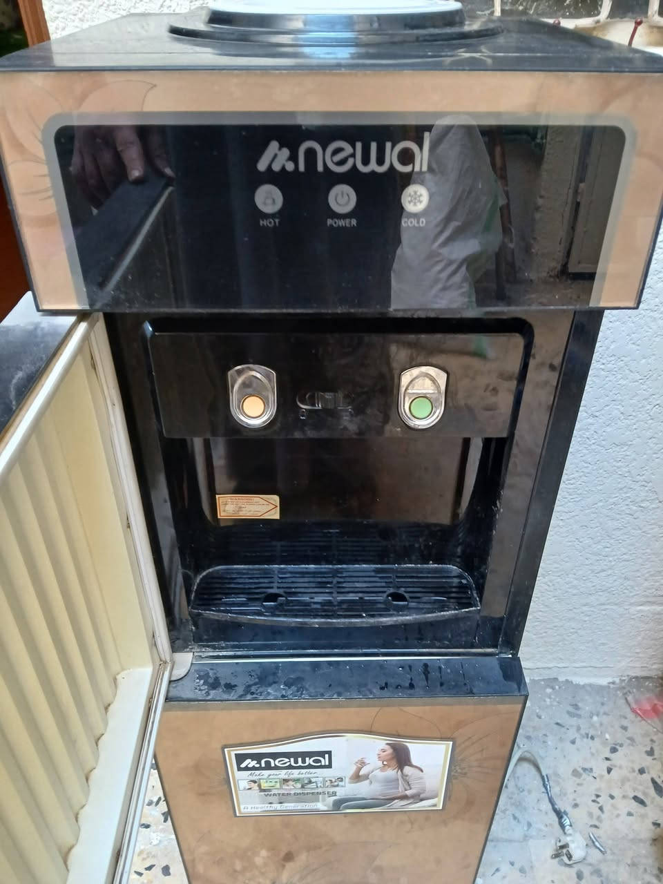 براد اخو الجديد للبيع فقط البارد مايشتغل مااعرفله قيم واخذ
***********
