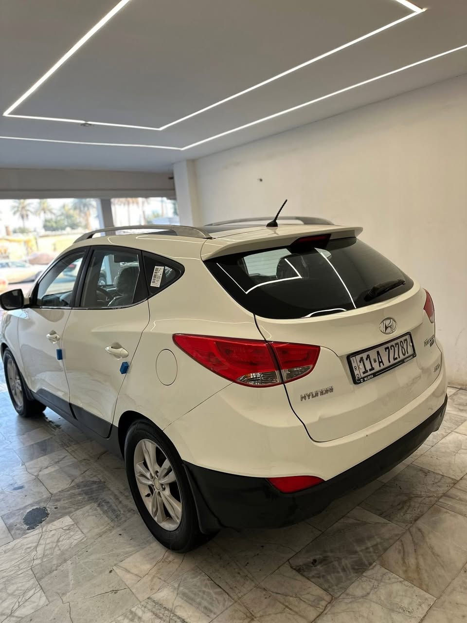 توسان خليجي 2010 شكل 2011 بانوراما مكفولة كفالة عامة من الصبغ حتى الدعاميات ماشية 94 حقيقي . سياره جديدة بمعنى الكلمة فقط بيها بارد بالجاملغ الاخلفي الايسر وطخه بمسطرة الجنطة وشخط بالجاملغ الخلفي الايمن موضحات بالصور تخم تاير جديد محرك 2400 هزه جديده وسنويه لل28
تحويل ثاني يوم بأسمي ورقمها الانكليزي الجديد عنوان السيارة بغداد ناحية الرشيد السعر 136 وبيها مجال بسيط للاتصال ***********
