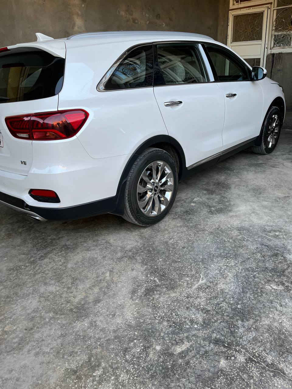 للبيع كيا سونتوا 19 خليجي رقم قادسيه انكليزي بسمي تحويل مباشر مكفوله عدا صبغ بقبق الجنطه مكينه كير تبريد جاهزه 
مواصفات 
6سلندر 
7راكب 
3قطع تبريد
بصمه تشغيل +بصمه ابواب 
تحكم فول 
كامرة
حساسات امامي خلفي 
جنطه كهرباء
مري كهرباء 
 شاشه 
مكان السيارة الديوانيه اي استفسار عن السعر (***********)
