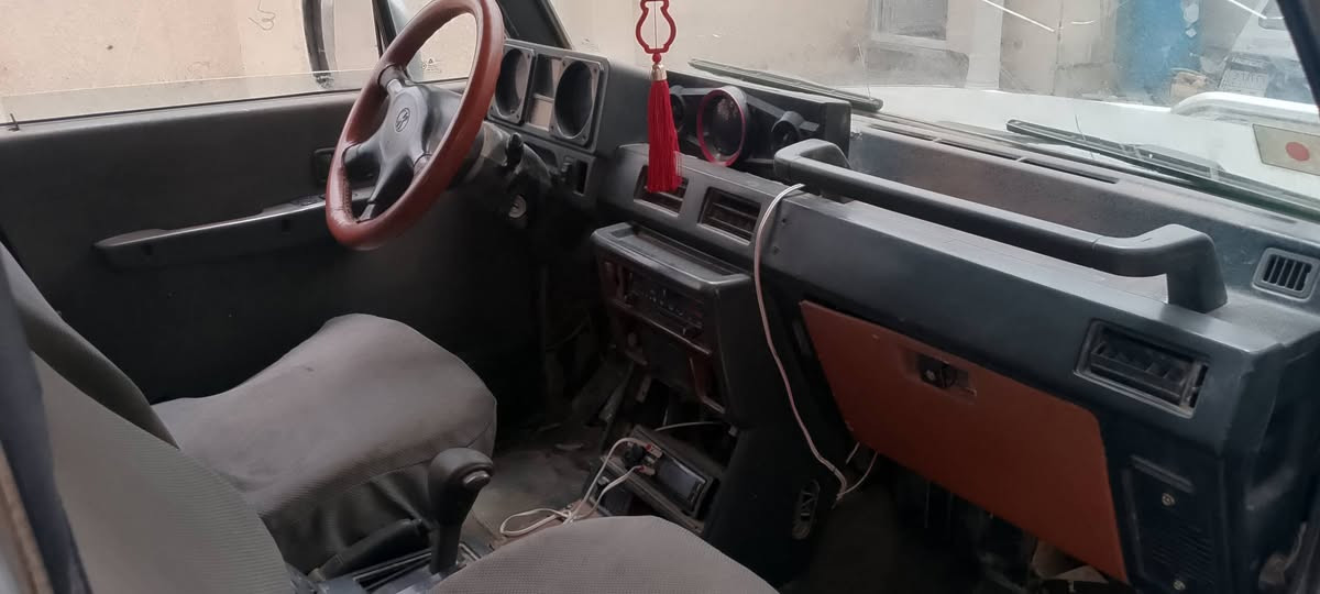 سلام عليكم كالوبر للبيع موديل 1993بغداد مشروع وطني. السياره حلوه نضيفه مرتبه مكيه و كير ففتي مكفولات تخم تأتر اربعه جاملغات مبطنه سعر 42و بيها مجال رقم الهاتف ***********مكان بغداد مدينه صدر حي طارق
